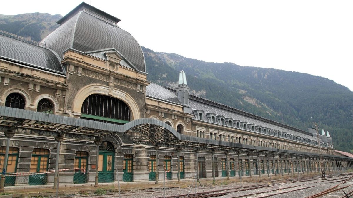 Nejsmolnější evropská železniční stanice dostane další šanci
